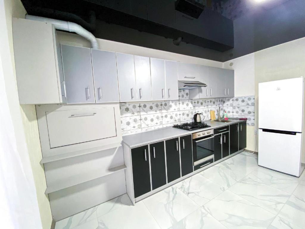 Apartpoltava 2 Окремі Кімнати, Новобудова, Два Великих Ліжка Центр, Корпусний Сад المظهر الخارجي الصورة